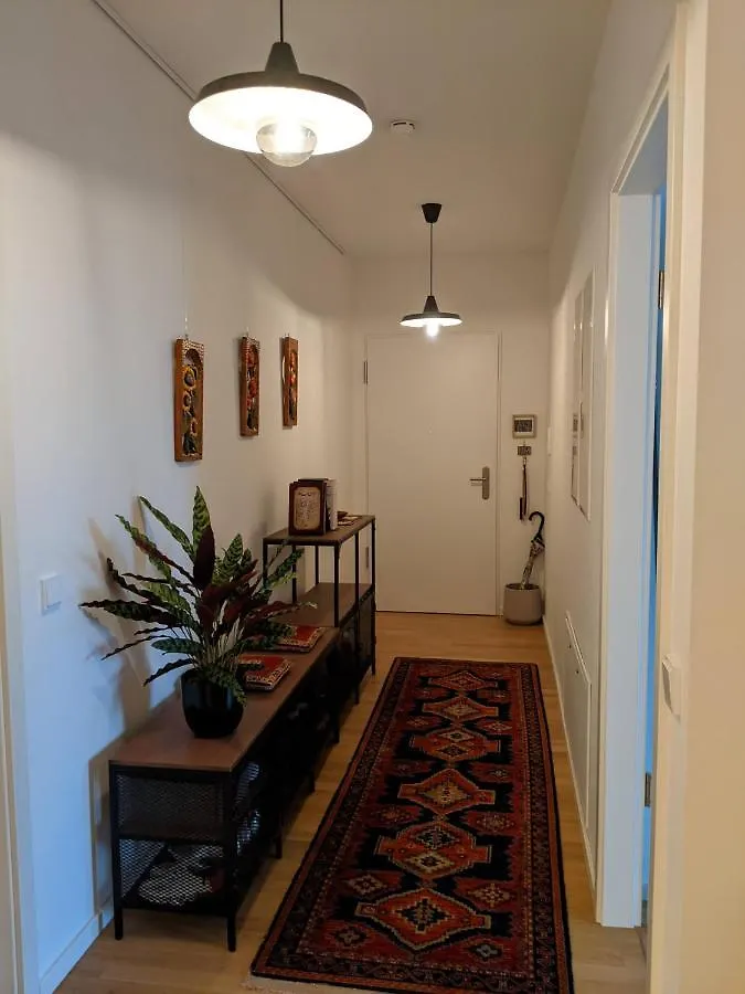 Either Private 2B2B Or Shared 1B1B, Luxury, Bright, Spacious Berlin