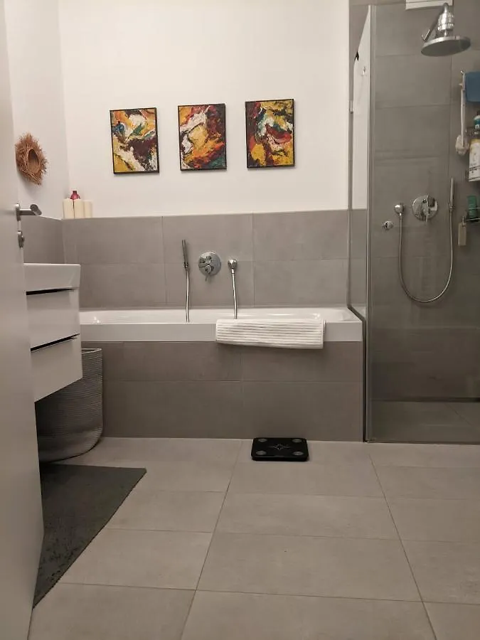 Apartment Either Private 2B2B Or Shared 1B1B, Luxury, Bright, Spacious Berlin